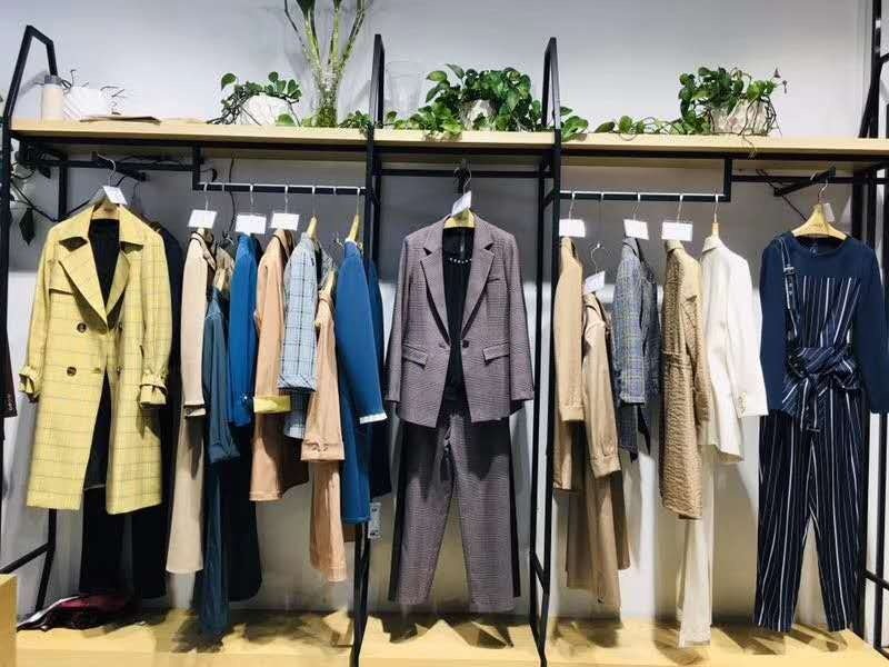 信阳市浉河区美尔西女装店