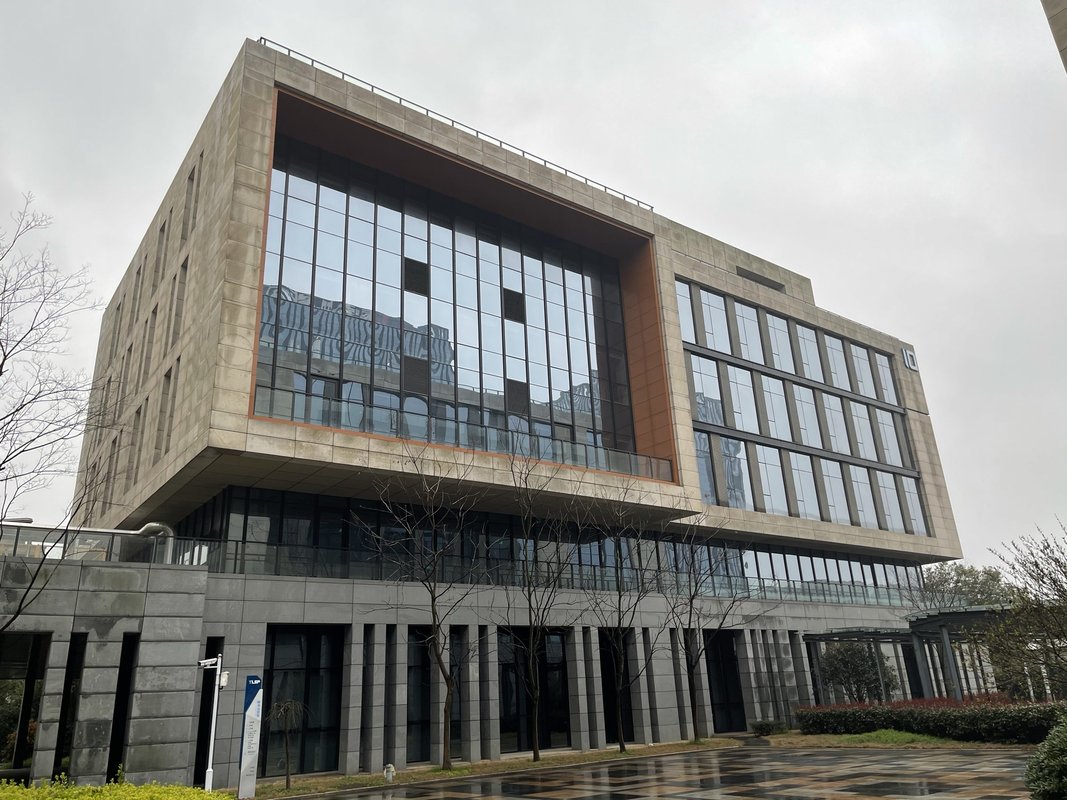 弘润半导体苏州有限公司