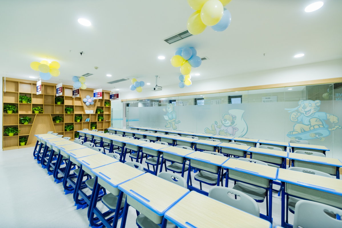 重庆三中英才教育科技有限公司