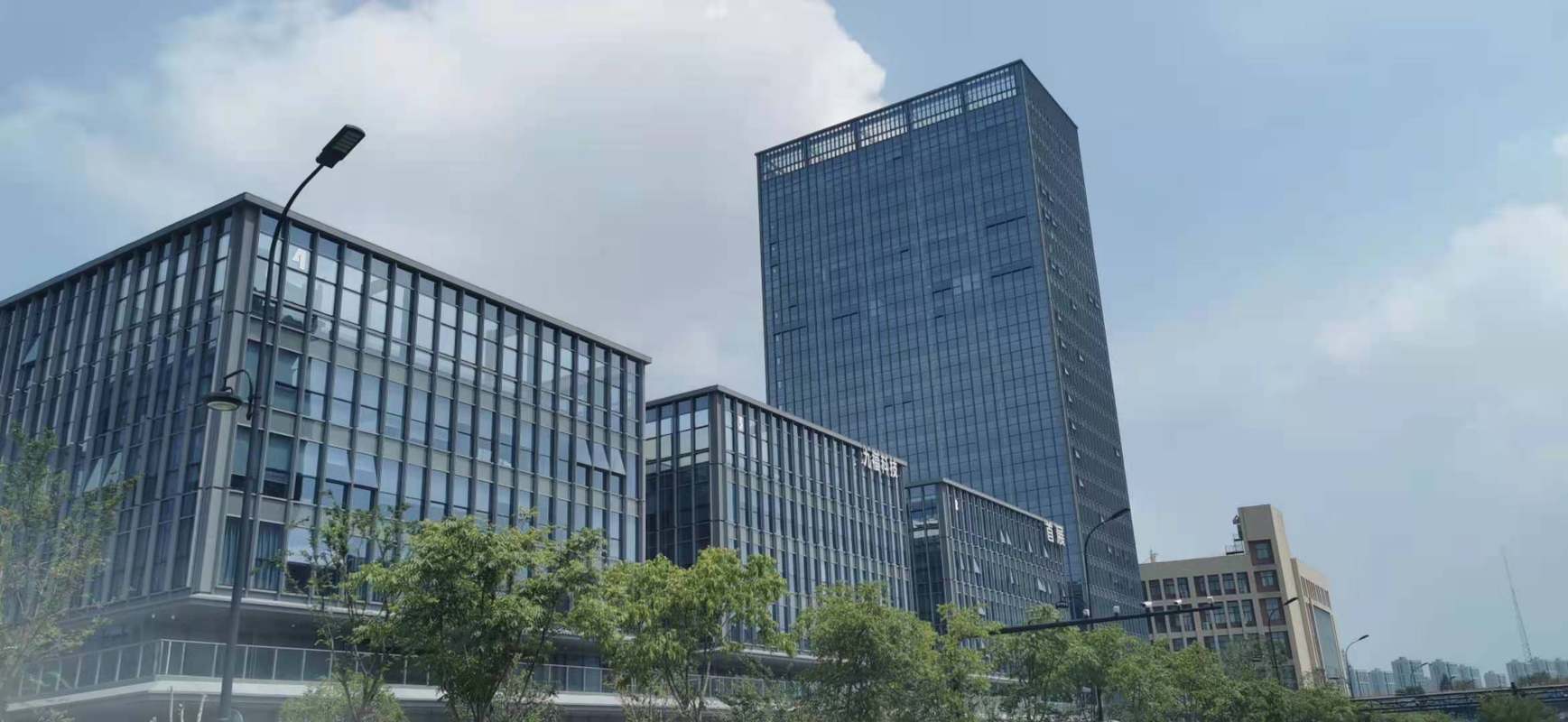 地址:余杭区(良渚新城)金昌路2800号,洋帆中心1幢16层公司面向公安
