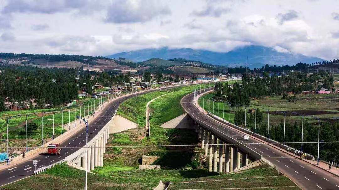 业务范围:主要涵盖道路,桥梁,隧道,铁路,房建,城市综合体,填海,机场航