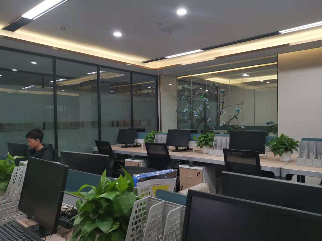 成都小草商业管理有限公司