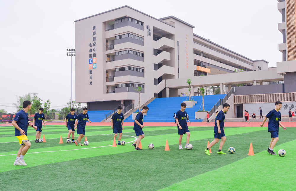 河源黄冈实验中学图片图片